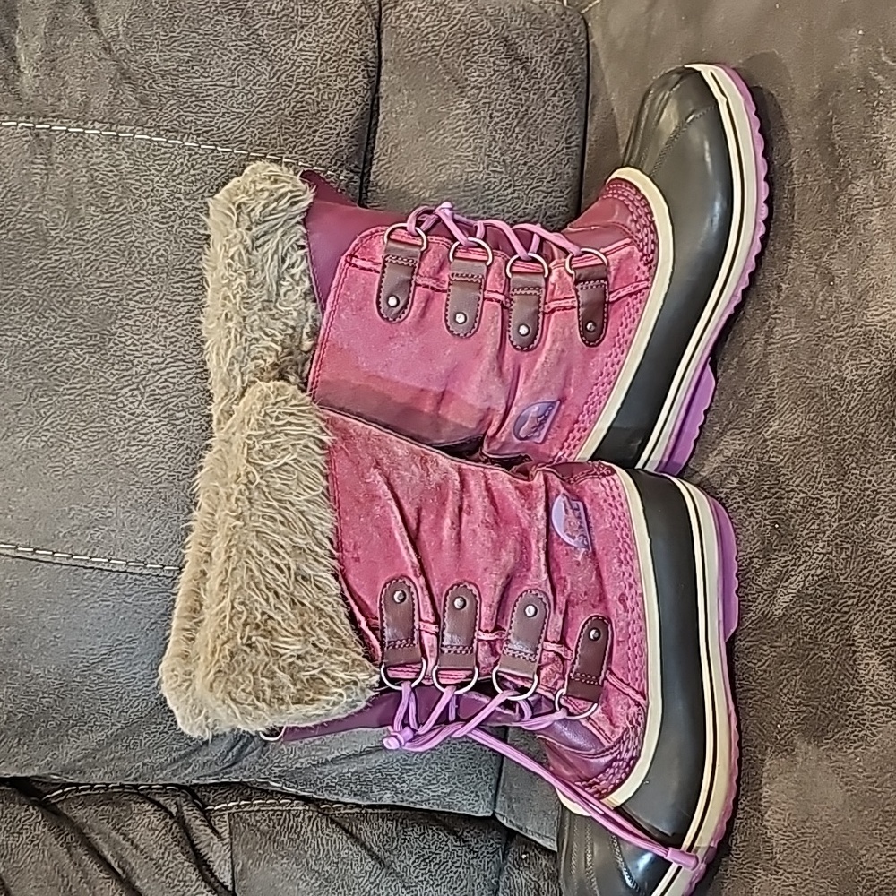 Sorel Joan or Arctic Purple Faux Fur Boots Size 5